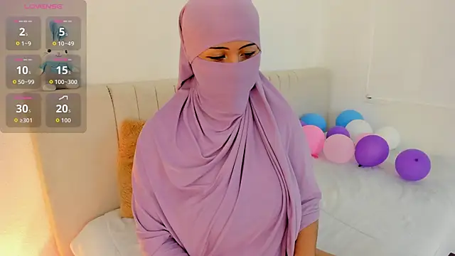  Amirah online show from April 15, 6:48 pm