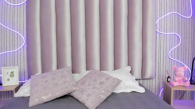 SAMMYLEWISMD online show from April 9, 3:06 am