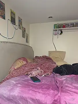 danikaFendyr online show from April 7, 8:04 am