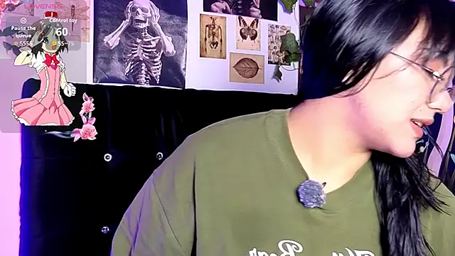 Snapshot of victoriia_thompson chatting on February 6, 8:23 pm victoriia thompson online show from February 6, 8:23 pm