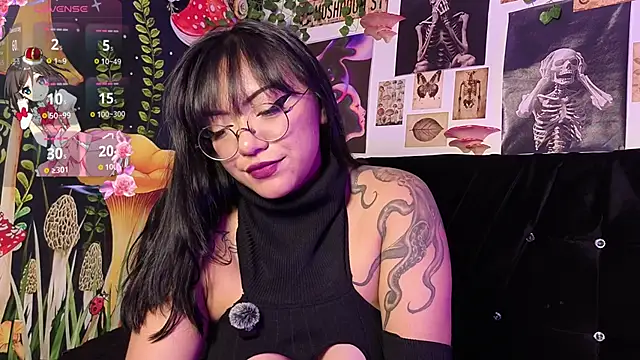 Snapshot of victoriia_thompson chatting on March 2, 8:37 pm victoriia thompson online show from March 2, 8:37 pm