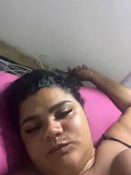 Snapshot of MorenaCariok chatting on February 2, 2:21 am MorenaCariok online show from February 2, 2:21 am