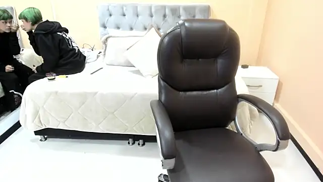 Snapshot of Bela_Craxkerr chatting on March 1, 12:07 pm Bela Craxkerr online show from March 1, 12:07 pm