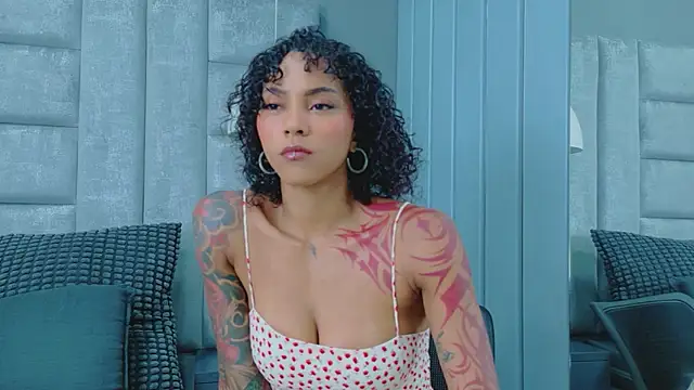 LizStorm  online show from March 27, 7:46 pm