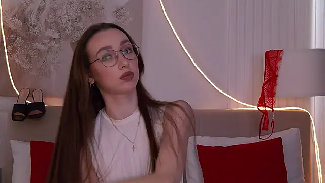 Emily Simon online show from March 31, 5:30 am