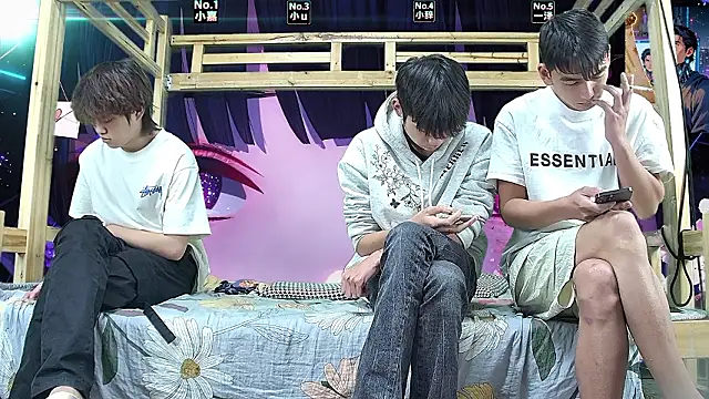 xiaohuangren01 online show from March 20, 11:31 pm