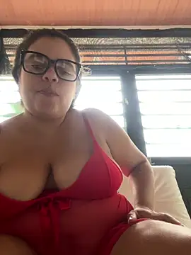 Snapshot of Julissa_x chatting on February 13, 1:40 pm Julissa x online show from February 13, 1:40 pm