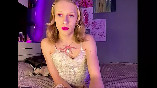 miss barbie111 online show from April 12, 9:42 pm