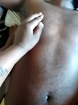 KAT AND DEE online show from April 14, 11:05 am