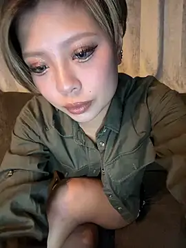 BADBITCHISAKI online show from February 10, 12:53 pm