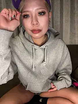 BADBITCHISAKI online show from February 26, 12:48 pm