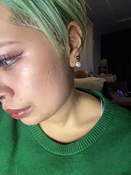 BADBITCHISAKI online show from April 15, 1:18 pm