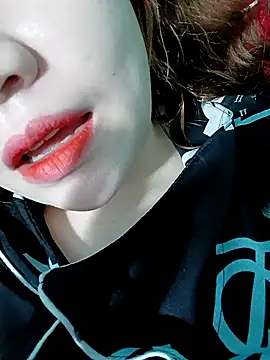 lylinhjim online show from February 10, 3:43 am