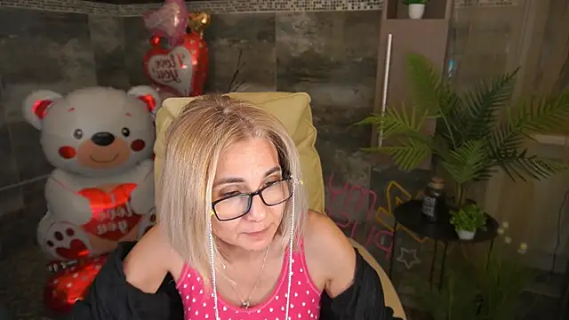 MiaRossy online show from February 17, 12:01 pm