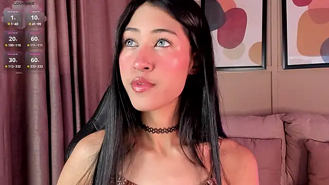 Snapshot of internett_sweetheart chatting on May 15, 6:31 am internett sweetheart online show from May 15, 6:31 am