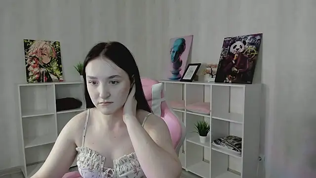 LexiVale online show from February 11, 8:52 am