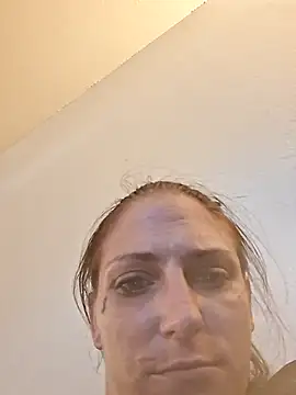 Snapshot of LadySn0w26 chatting on April 23, 7:16 pm LadySn0w26 online show from April 23, 7:16 pm