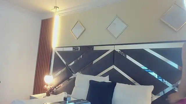 Ambarross  online show from April 16, 1:56 pm