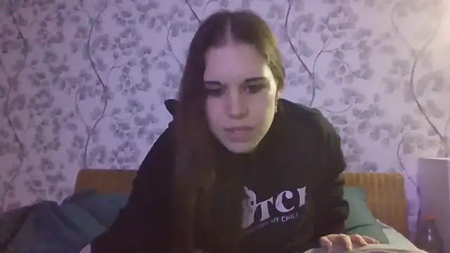 Snapshot of NyraLuna chatting on February 1, 9:24 pm NyraLuna online show from February 1, 9:24 pm