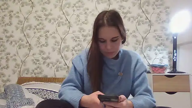 Snapshot of NyraLuna chatting on February 4, 8:58 pm NyraLuna online show from February 4, 8:58 pm