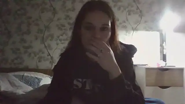 Snapshot of NyraLuna chatting on March 2, 9:43 pm NyraLuna online show from March 2, 9:43 pm