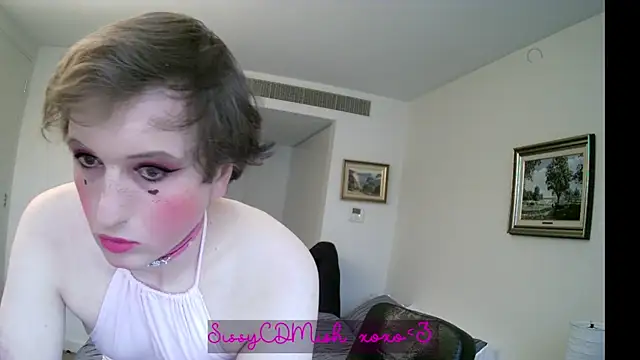 Snapshot of SissyCDMish chatting on July 15, 1:11 am SissyCDMish online show from July 15, 1:11 am
