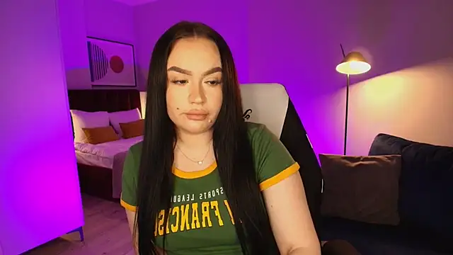 tinafox  online show from February 13, 8:21 am