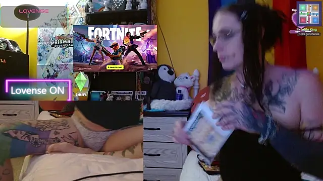 KylaRaven online show from June 7, 3:43 am