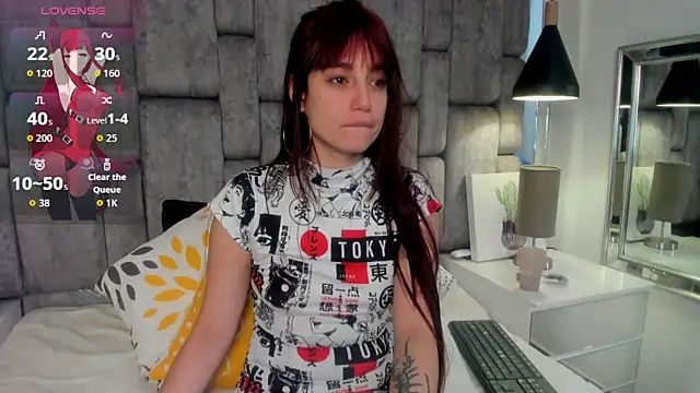 Snapshot of JenniQ69 chatting on April 27, 6:39 pm JenniQ69 online show from April 27, 6:39 pm