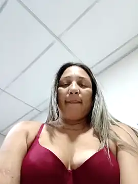 Snapshot of mariacarlota chatting on May 10, 1:44 am mariacarlota online show from May 10, 1:44 am