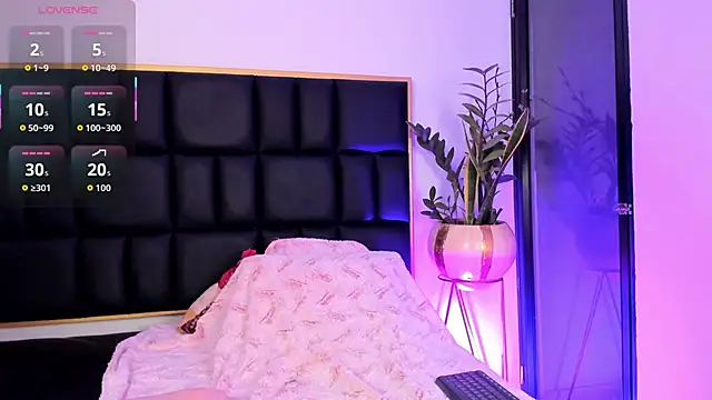 Emma collins01 online show from March 31, 3:19 am