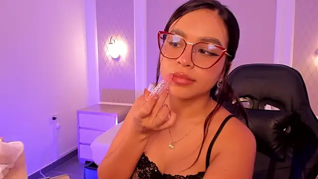 Snapshot of rubby_grundy chatting on February 11, 11:32 pm rubby grundy online show from February 11, 11:32 pm