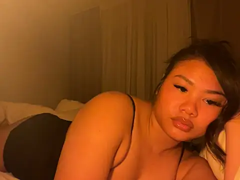 TitiTinyThai online show from April 1, 11:13 pm