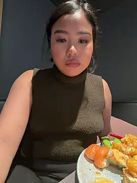 Snapshot of TitiTinyThai chatting on July 8, 3:27 pm TitiTinyThai online show from July 8, 3:27 pm