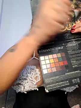 Snapshot of curly_girl_31 chatting on February 19, 7:32 pm curly girl 31 online show from February 19, 7:32 pm