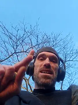 Snapshot of BlnAktivGay chatting on March 3, 4:13 pm BlnAktivGay online show from March 3, 4:13 pm