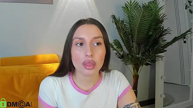 Snapshot of Celine_Coello chatting on February 4, 4:07 am Celine Coello online show from February 4, 4:07 am