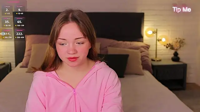 Kiss Moon online show from February 5, 7:18 pm