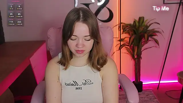 Kiss Moon online show from February 28, 1:01 pm