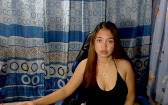 pinay mayahiga online show from April 11, 2:10 pm