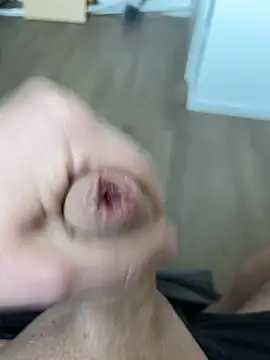 longdong00789 online show from April 7, 9:10 am