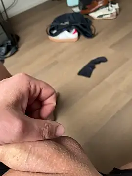 longdong00789 online show from April 10, 11:04 am