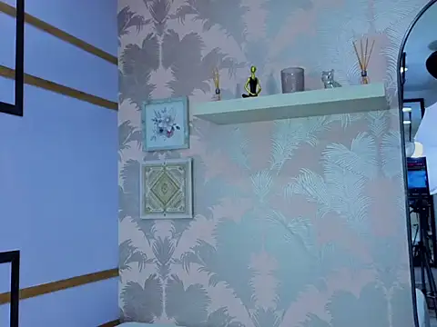 Emma Thompssonn online show from February 8, 11:57 am