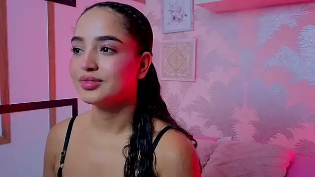 Snapshot of Emma_Thompssonn chatting on June 20, 12:19 pm Emma Thompssonn online show from June 20, 12:19 pm