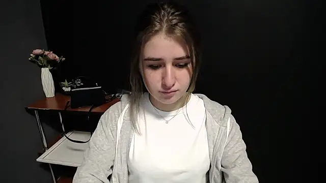 Sunny siren online show from March 27, 1:44 pm