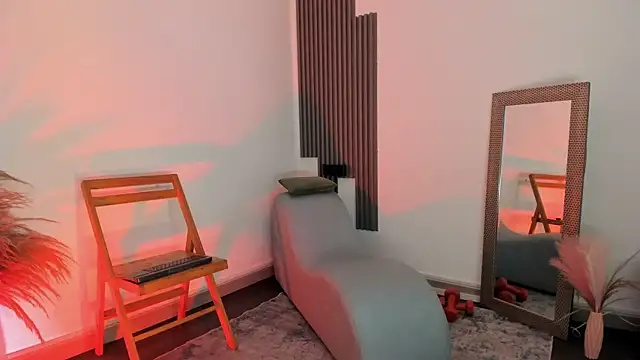 fransheskarossi online show from February 4, 12:00 pm