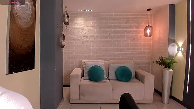 Snapshot of MilaVelvet_ chatting on February 10, 12:20 pm MilaVelvet online show from February 10, 12:20 pm