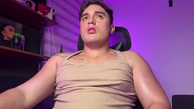 Robyn Rocki online show from February 3, 2:53 am