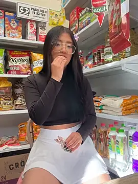 Snapshot of StrawberryPink_ chatting on February 28, 12:39 pm StrawberryPink online show from February 28, 12:39 pm