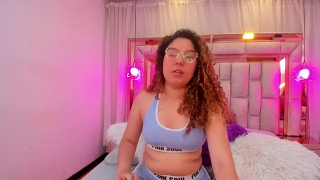 AllisonAdams  online show from April 5, 12:02 pm